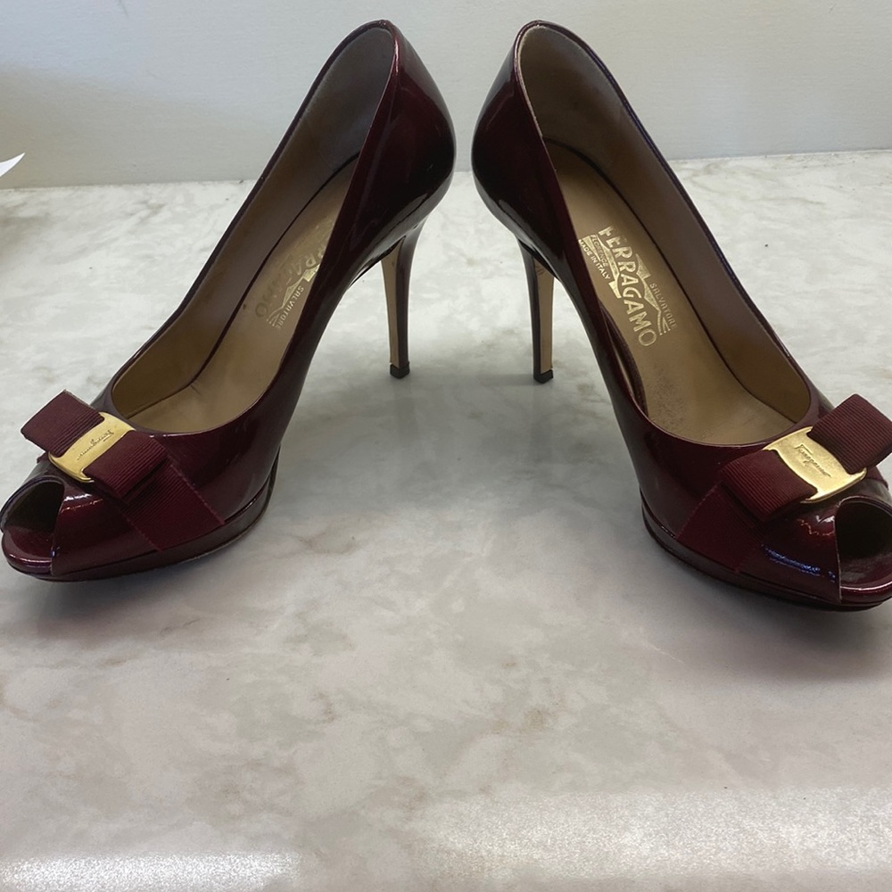 Salvatore Ferragamo peep toe 4” pumps
